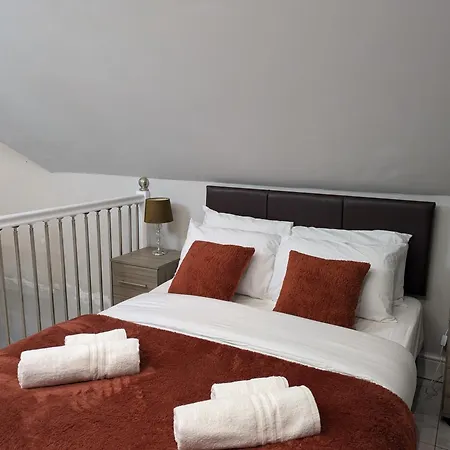Village Life, Beautiful Studio Apartment Wombourn Exterior photo